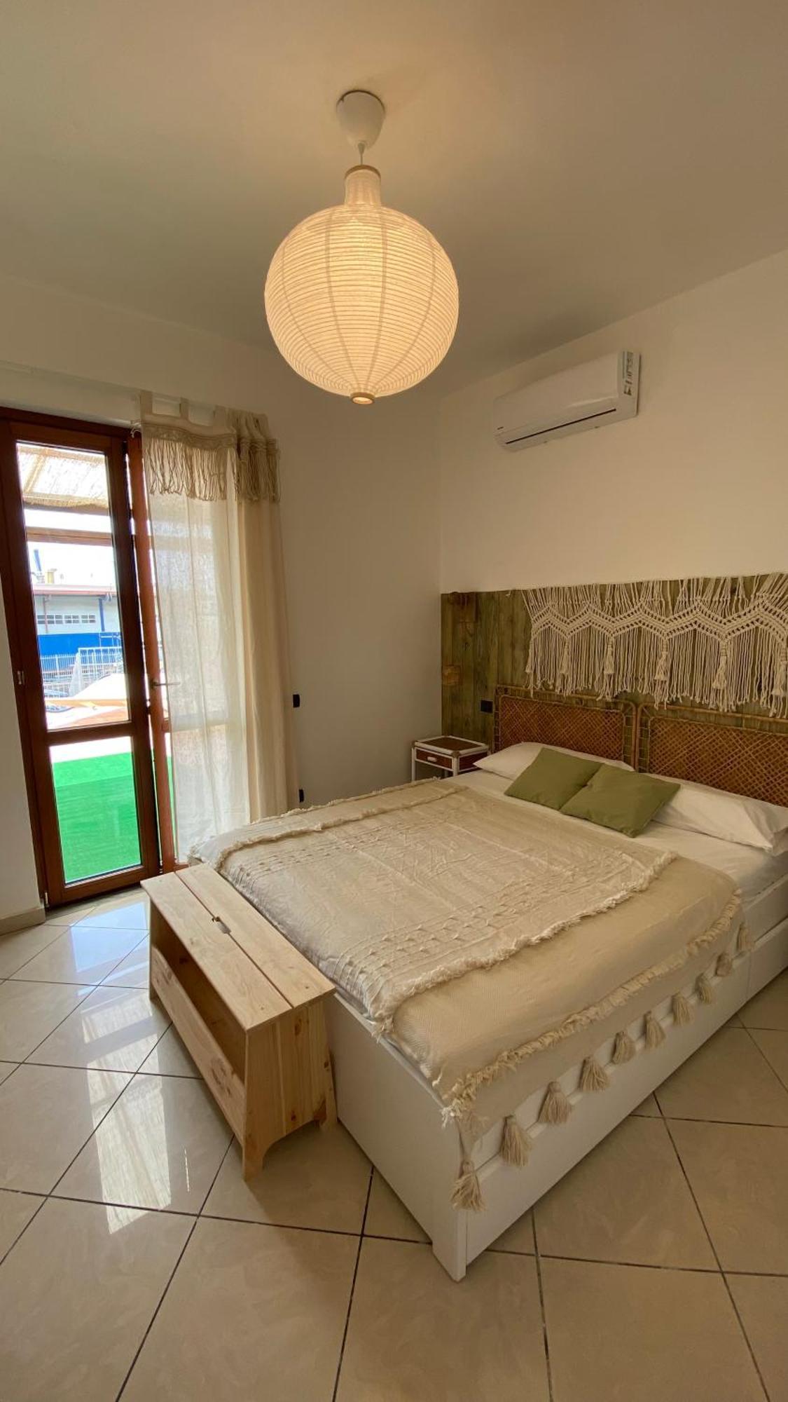 Appartamento Giu Al Porto Salerno Esterno foto